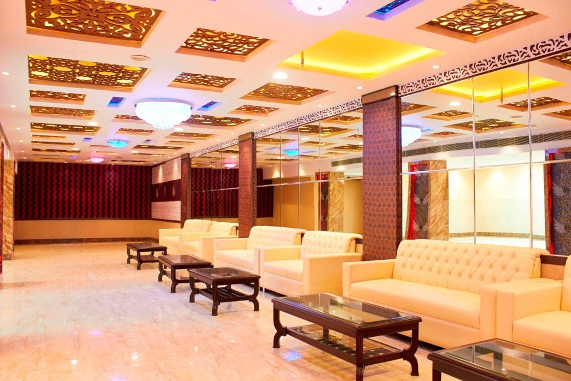 Hotel Waterfall Δελχί Εξωτερικό φωτογραφία